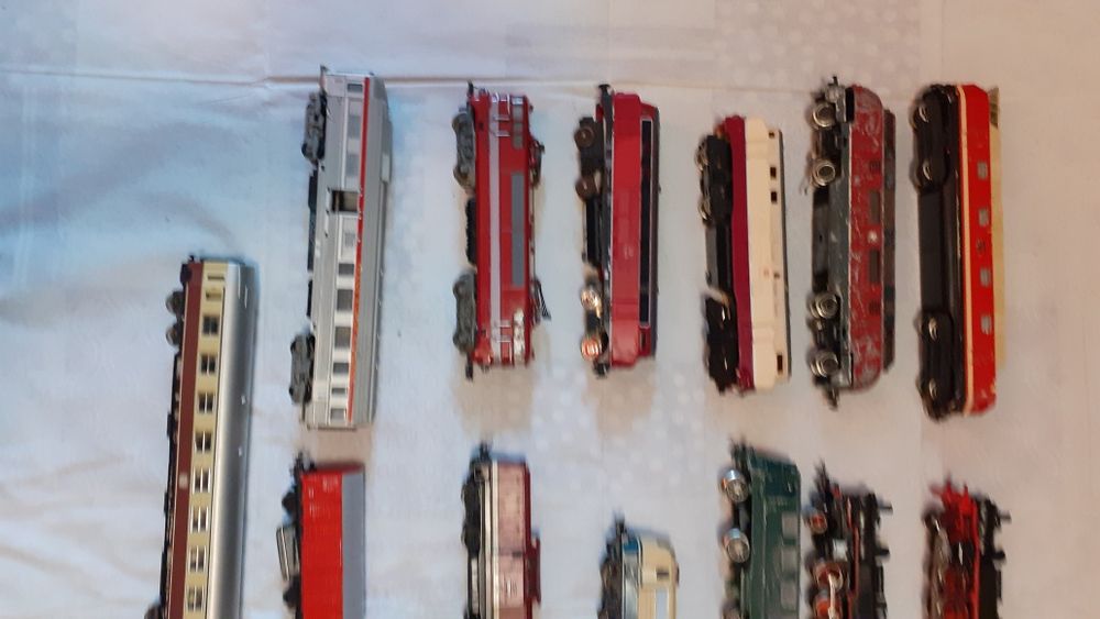 Locomotive&vagoane&tender trenulet electric scara HO