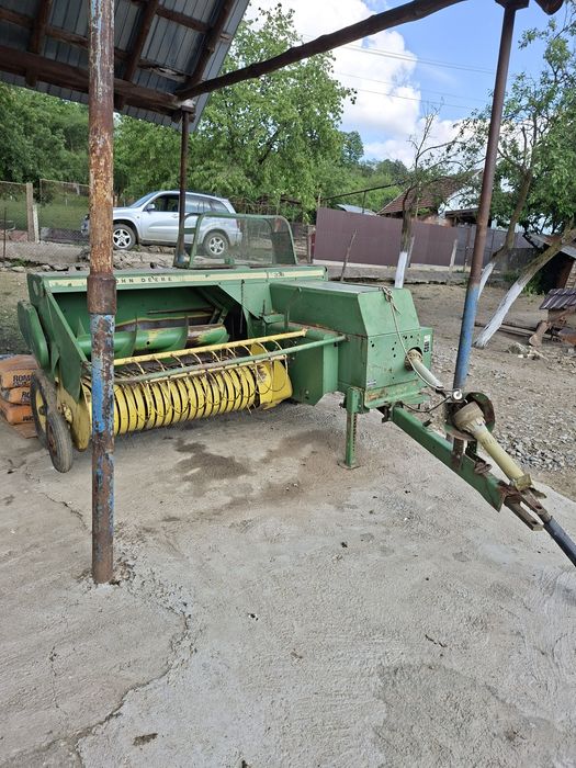 Presa John Deere 336
