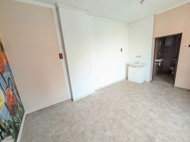 Продава се Ателие в Казанлък - 25 кв.м за 1326 €/кв.м - Снимка #2
