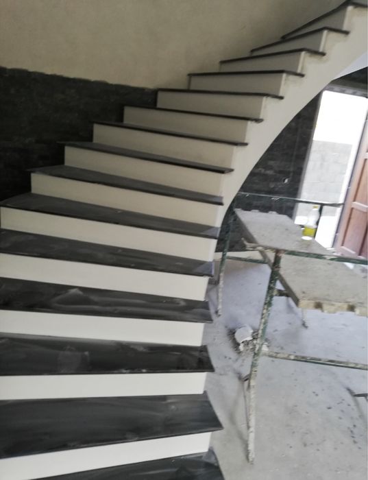 Scara Granit Negru Alb Craiova