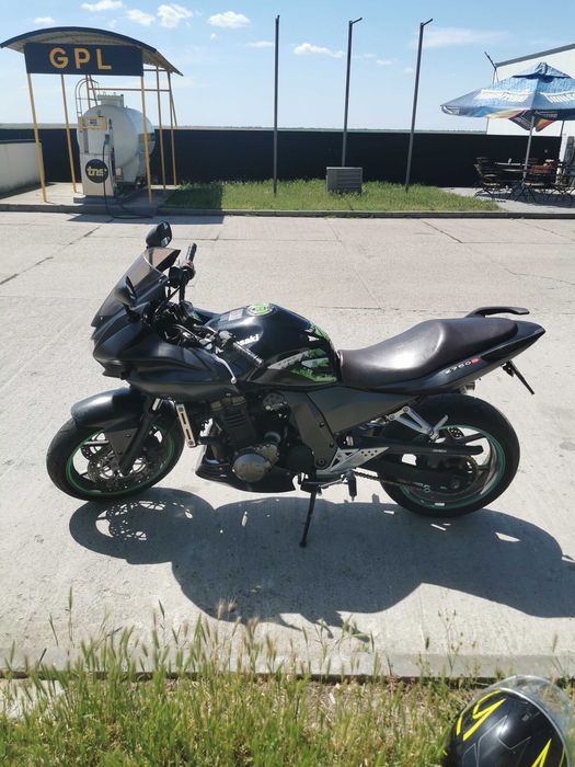 Motocicleta Kawasaki Z750S | 30k km