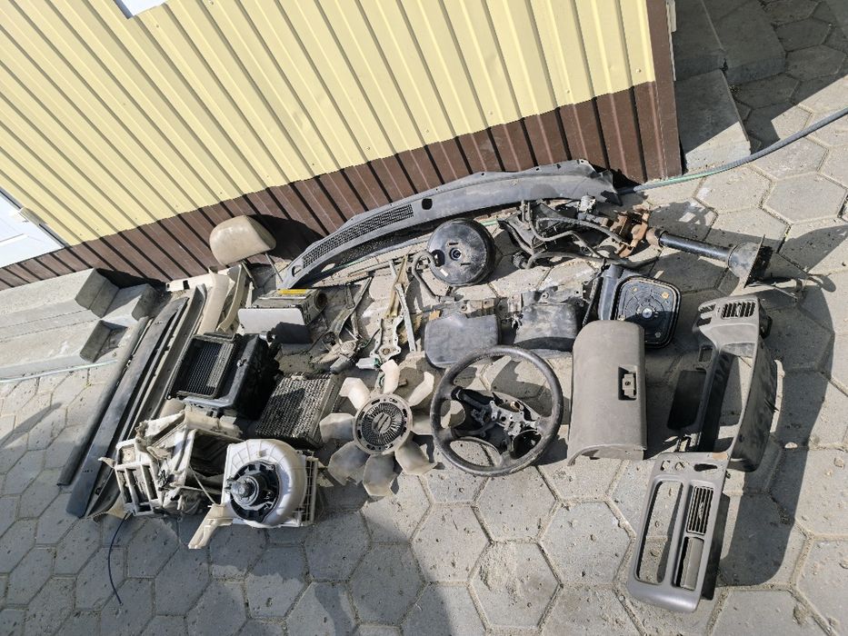 Митсубиси Монтеро по запчастям