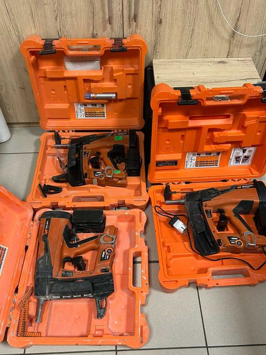 Такер за директен монтаж Spit 800p Pulsa Бетон и метал