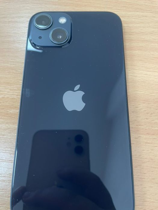 Vand IPhone 13 impecabil