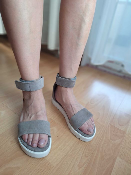 Сандали естествен велур