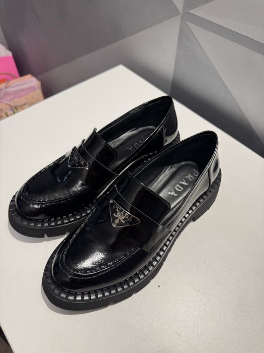 Женские лоферы Prada. Новые!