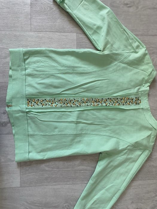 Продам спортивный костюм