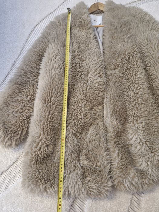 Пухено палто Mango