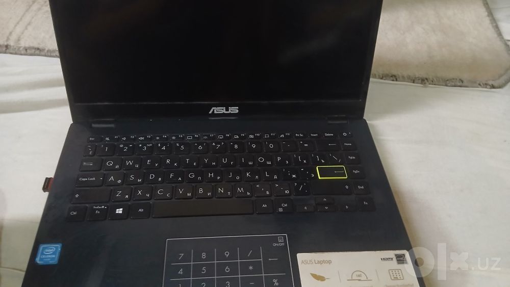 Asus E410MA.Karobkasi hujjatlari bor. Birorta komputerga almashtiraman