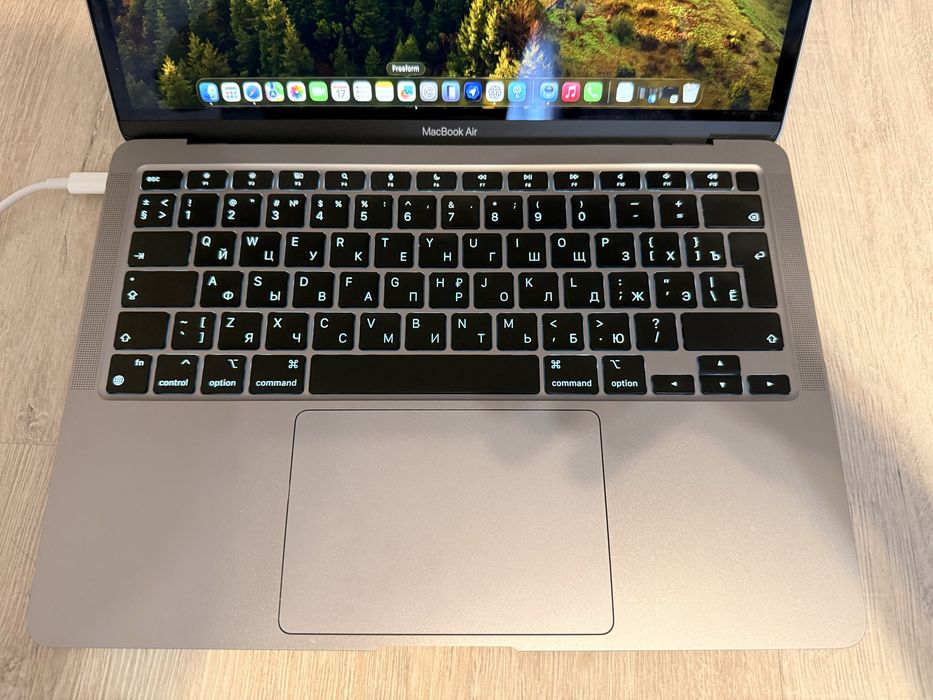 Macbook Air 8/256 M1