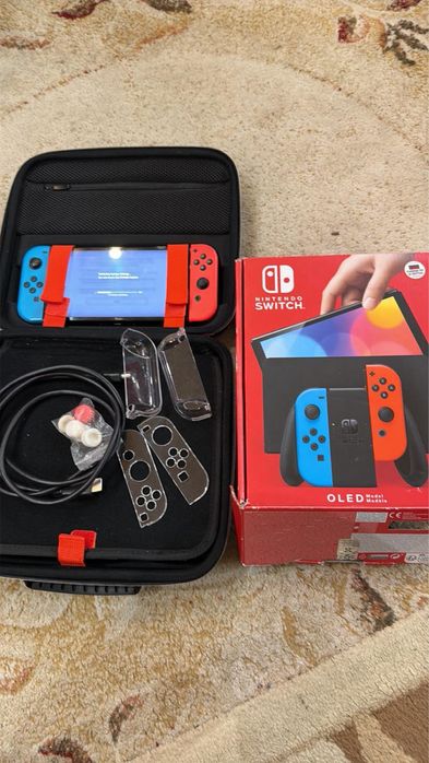 Nintendo swith oled + куфар за транспорт