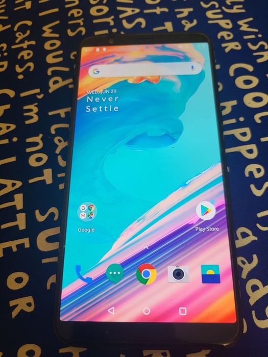 Telefon OnePlus 5t liber rețea 6 giga  ram