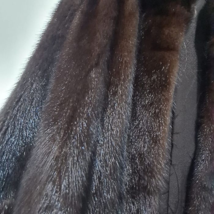 Продам норковую шубу