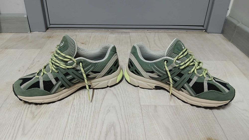 Продам кроссовки от Asics