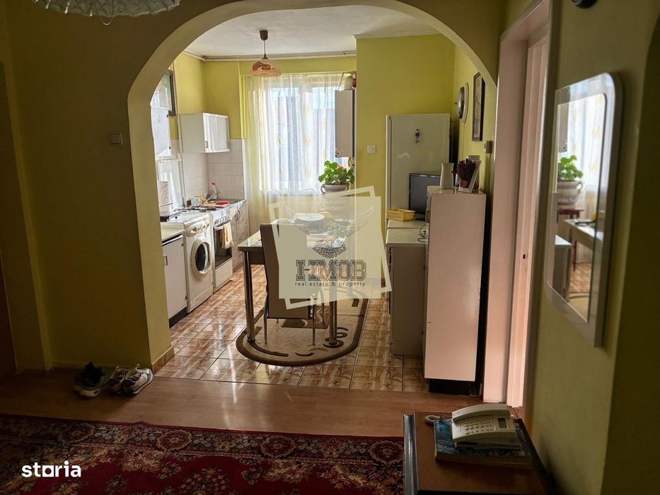 Apartament 3 camere decomandat si pivnita zona Mihai Viteazu