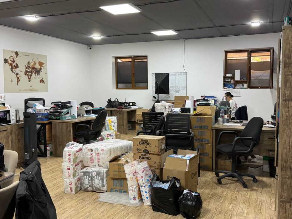 Продается на Дубовой(за Глазной клиникой) офис 117м2 цокольный этаж