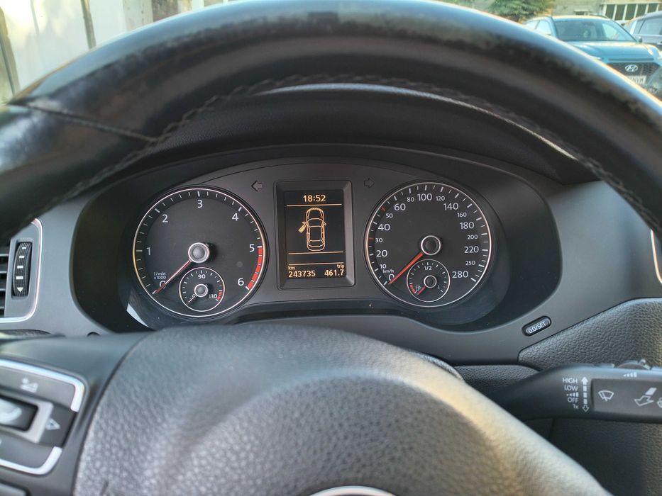 VOLKSWAGEN Jetta 2013 — imagine 4
