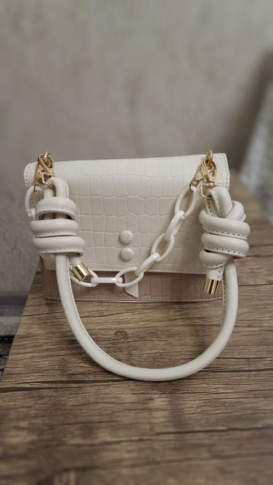 Продам новые женские сумочки