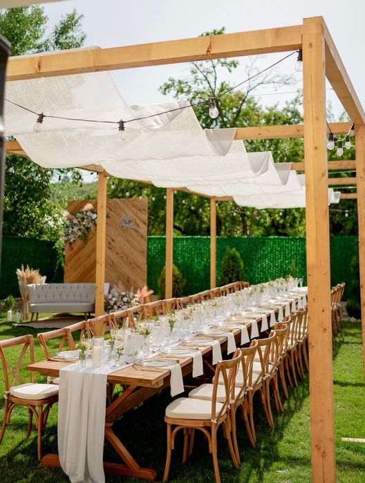 Mese si scaune pentru evenimente in aer liber