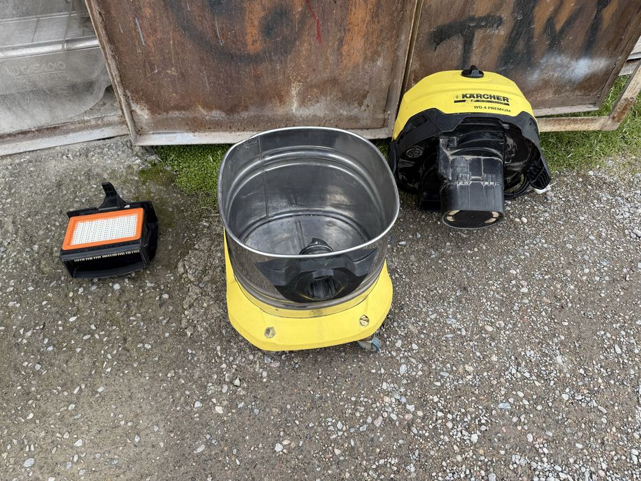 * Karcher WD4 отличный пылесос для уборки строительного мусора