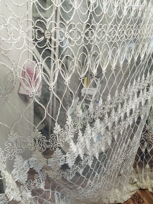 Продам тюль на два окна