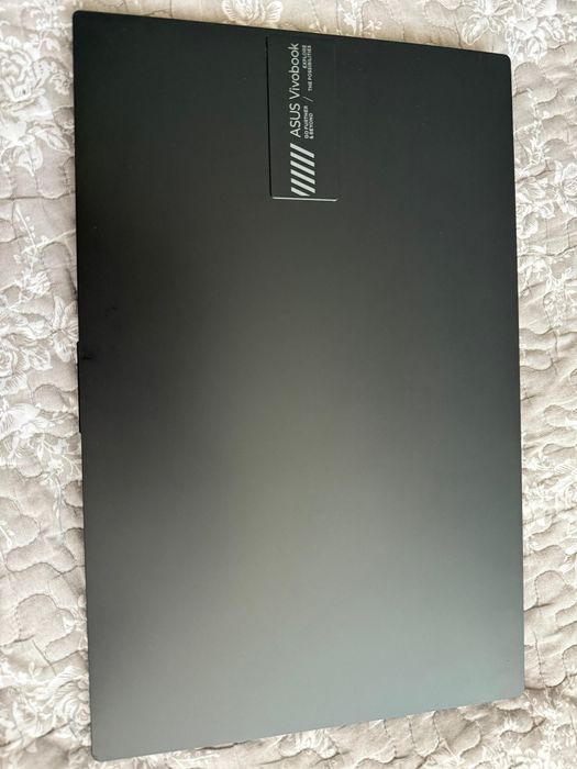 Asus Vivobook Ryzen 5 7520U OLED