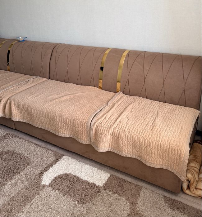 Продам диван 4 м