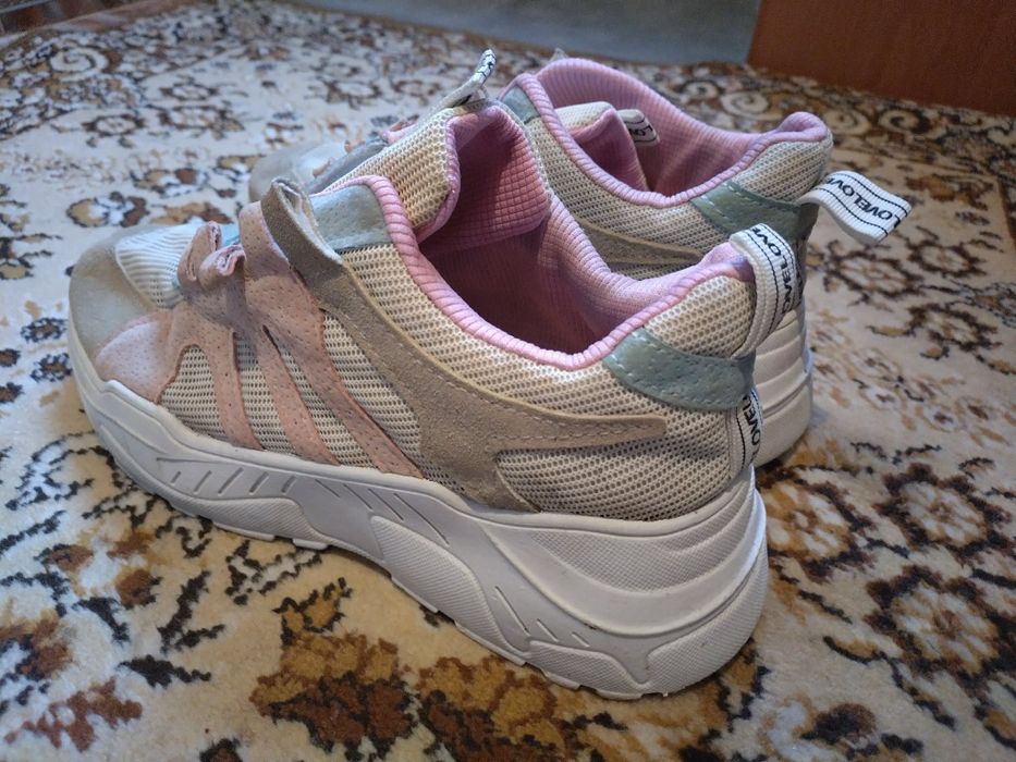 Спортни дамски маратонки  от Холандия