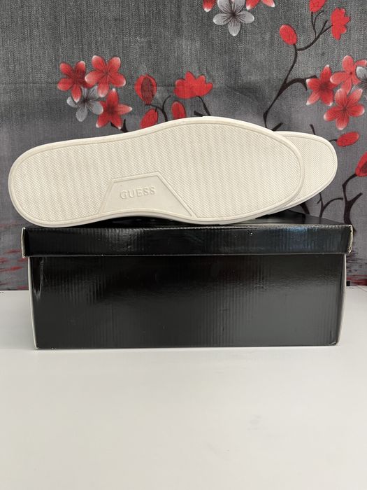 Обувки Guess VICE