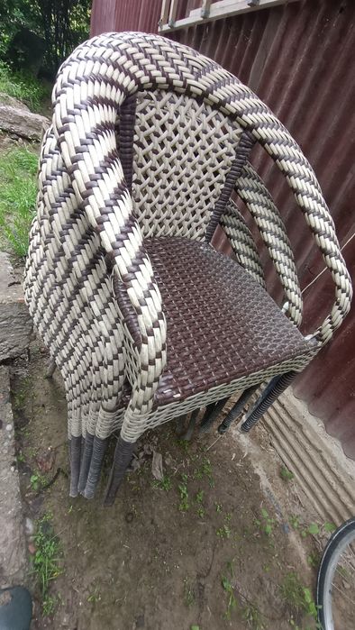 Садовый стол и 6 стульев