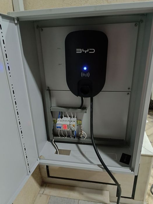 Електромобил учун зарядка устанофка