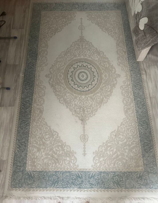 Ковер в хорошем состоянии