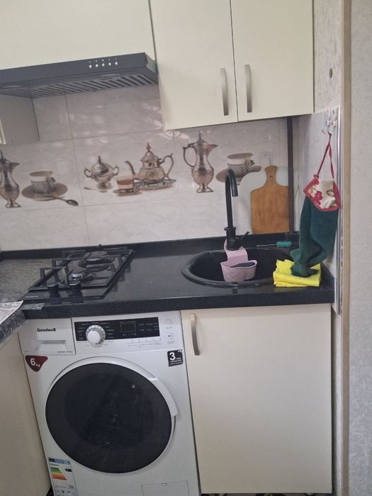 Юнусабадский район САМПИ микрорайон 2-комнатная переделанный в 3-комна