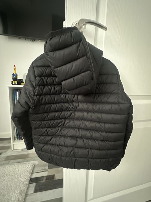 Geaca neagra Guess- 6 ani