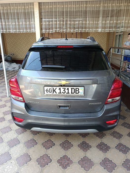 TRACKER 1 premier