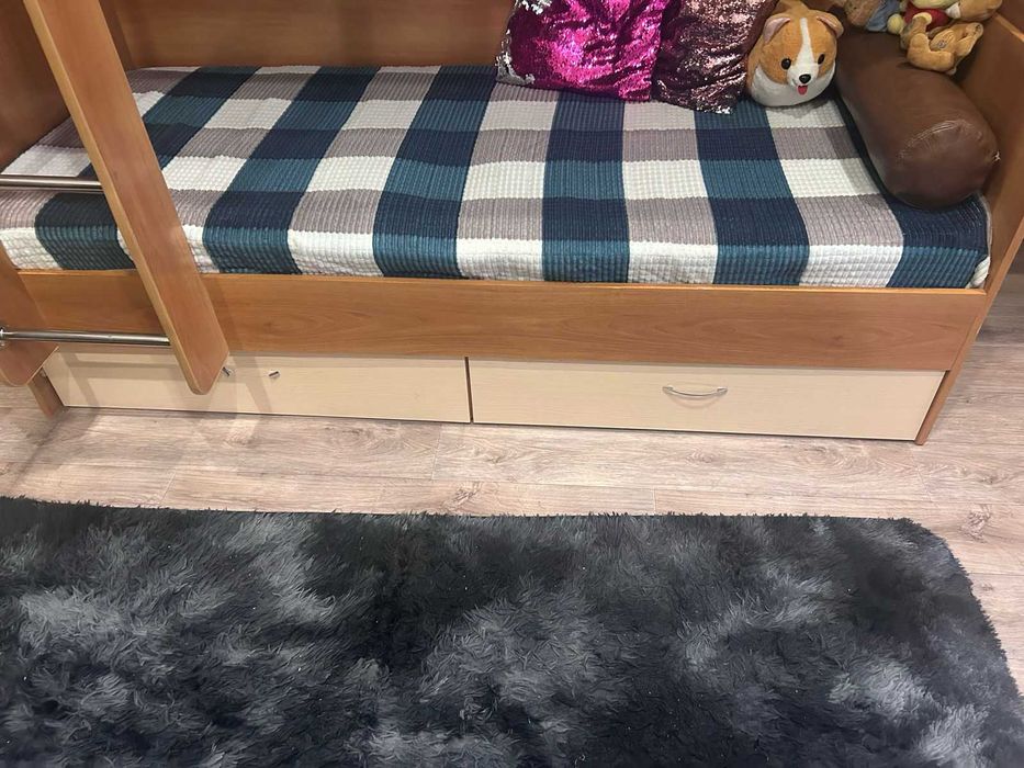 Продам двухъярусную кровать