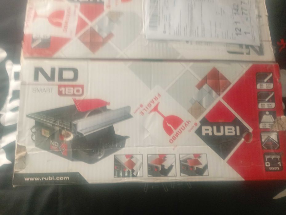 Продавам машина за водно рязане на плочки