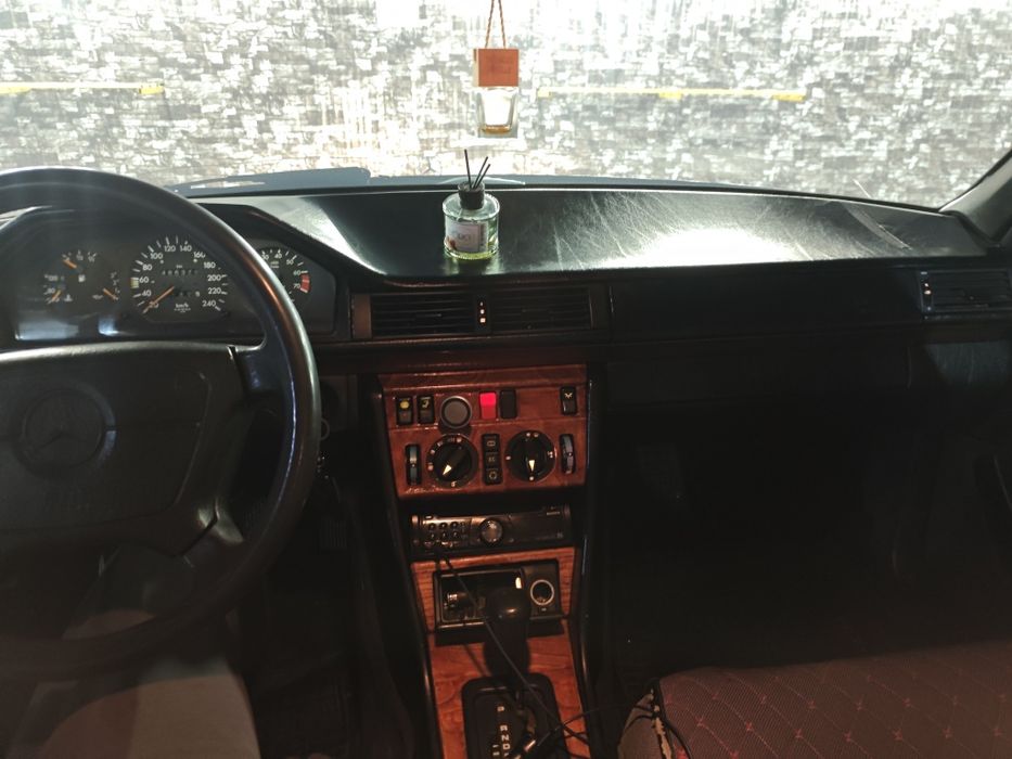 Мерседес W124 2.2 автомат