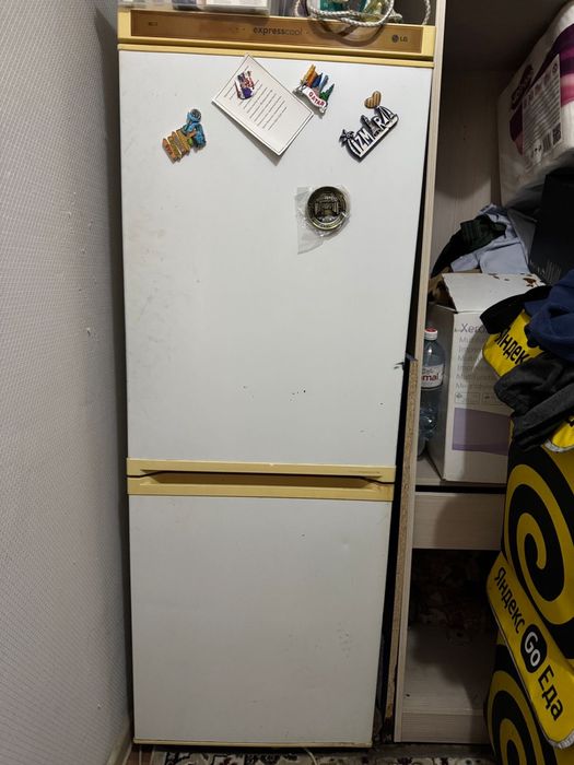 Холодильник с морозилкой