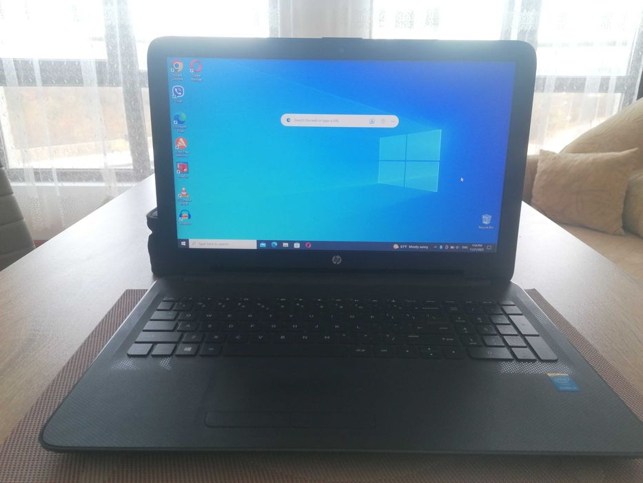 Лаптоп Hp с оригинална чантичка i3 /500гб хард/4гб рам