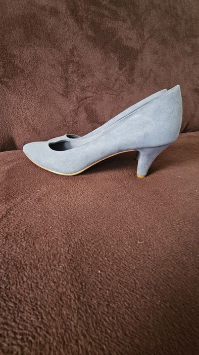 Продам туфли замшевые новые