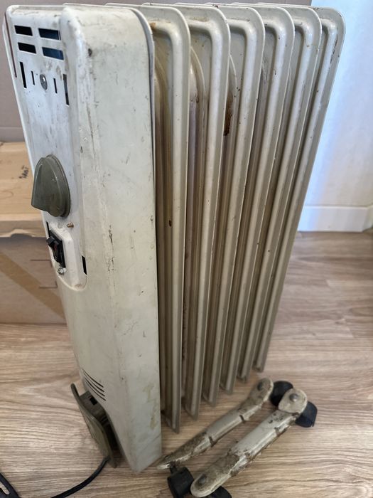 Отдам масляный обогреватель Binatone 1500W