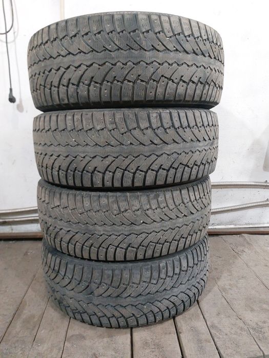 Продам зимнию резину 235/55 R18