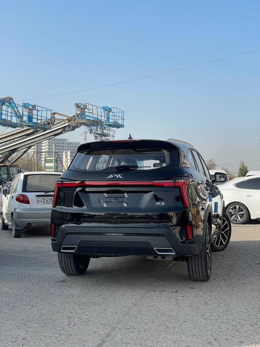 JAC JS8 PRO crossover