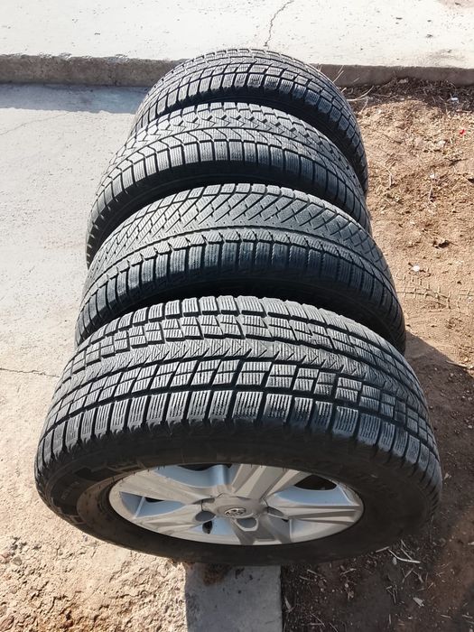 Шины зимние липучки Roadstone Корея, Диски R18 Toyota в оригинале я ди