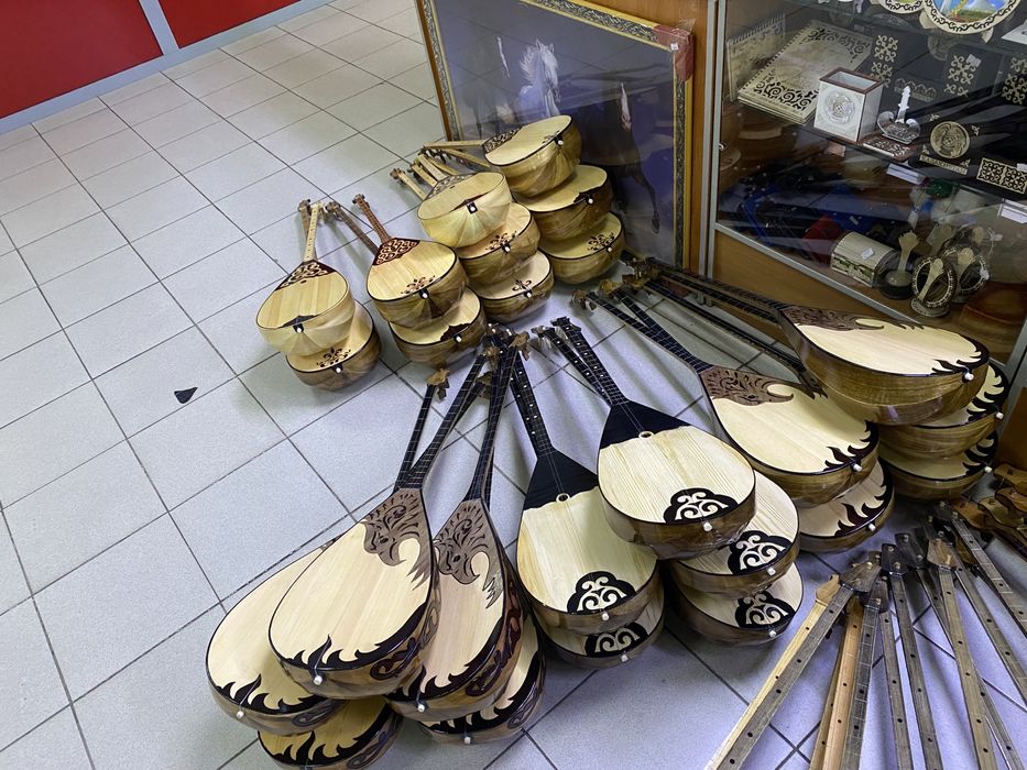 Домбры от 7500 тг