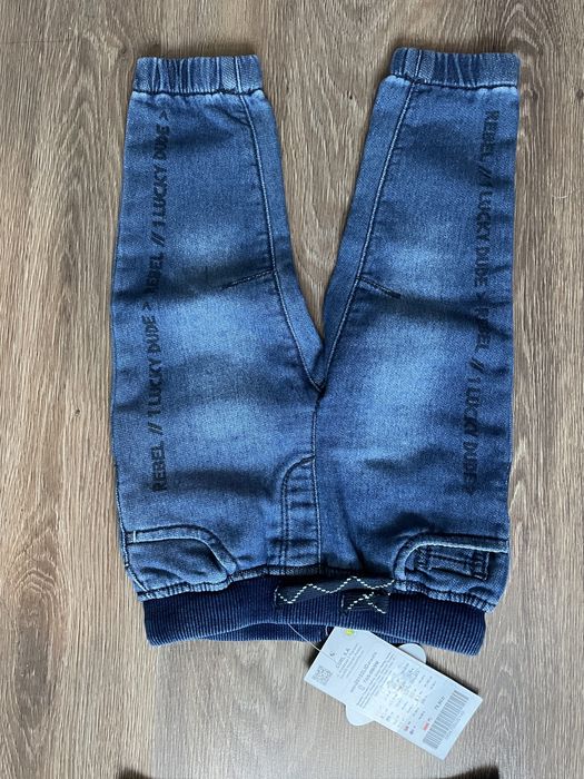 Нов комплект Cocodrillo  3 части/блузка, боди и дънки, шапки и др