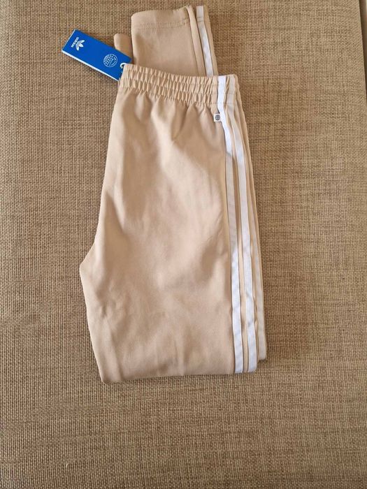 Оригинална дамска долница Адидас, размер XS-S, нова, с етикет