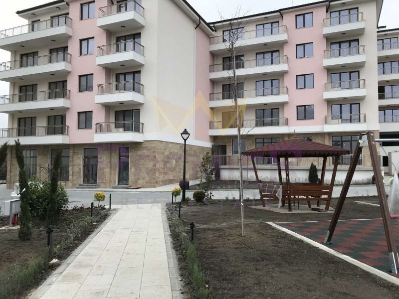 Продава се Двустаен апартамент в Варна, Виница - 73 кв.м за 1101 €/кв.м - Снимка #4