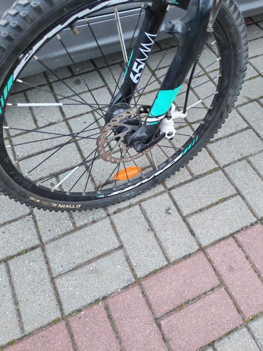 Vând bicicleta 1 an folosita în stare perfecta de funcționare